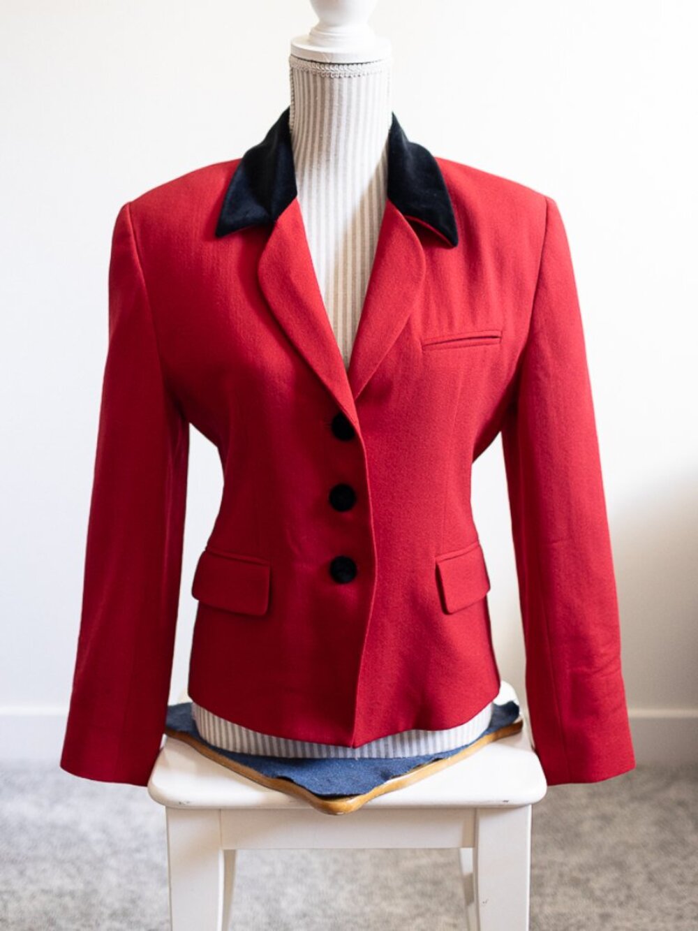 Vintage JH Collectibles Red Wool Blazer Black Velvet Collar Size 4 Made in USA